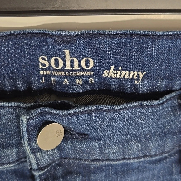 {New York & Co.} Soho Skinny Studded Jeans in Medium Wash - Size 12 - Picture 11 of 15